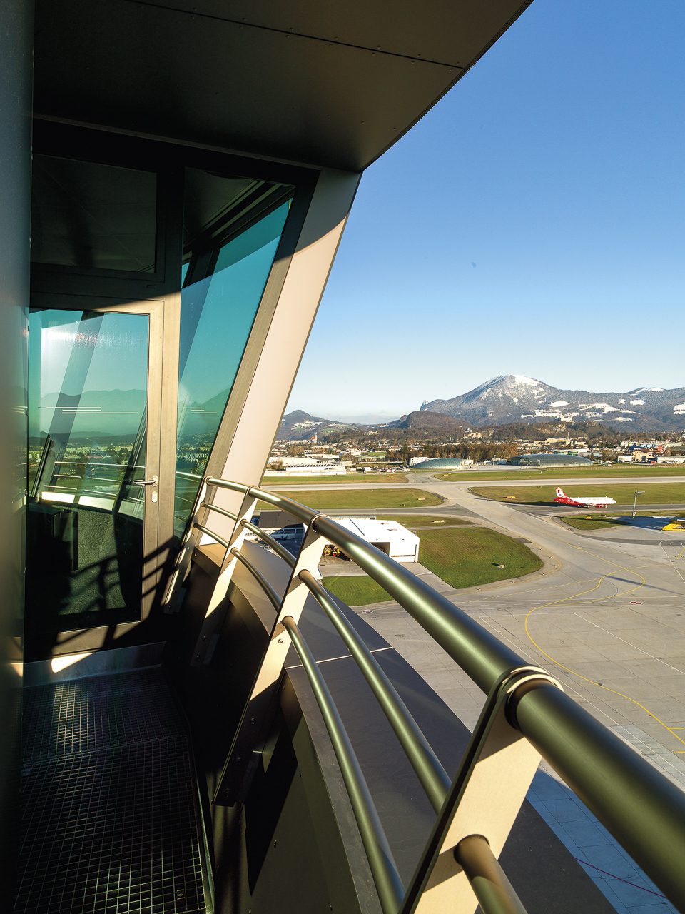 111 Airport Tower Salzburg, Foto Oczlon, 72 Ppi, Web
