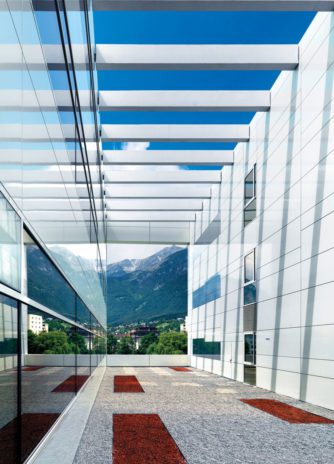 Referenzen von Metallbau Saller - Uni Innsbruck